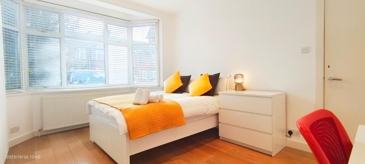Park View Garden Villa London Exterior photo